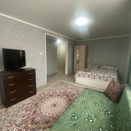 Palitra Apartamento Petropavlovsk Exterior foto